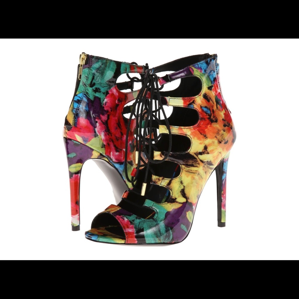 Steven Madden Gladiator ( Cythiaa ) floral pattern